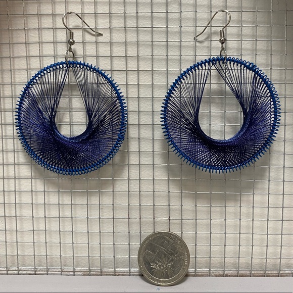 Metal and string blue earrings - Picture 3 of 3